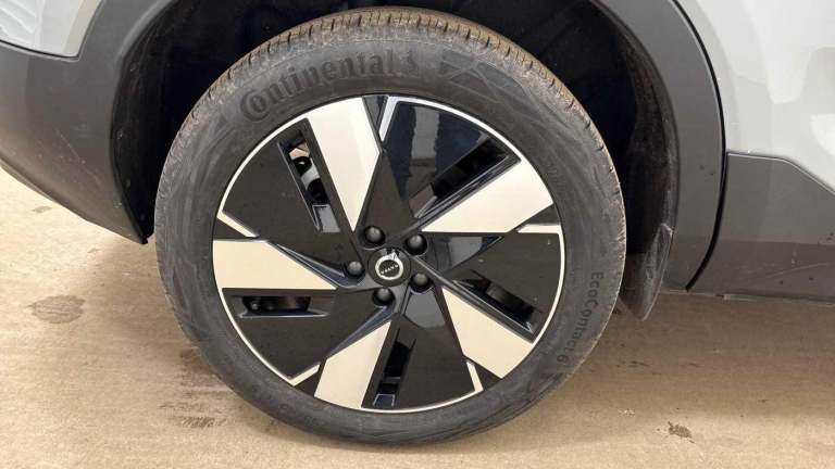 2025 Volvo EC40 Twin Motor 82kWh Plus SUV 5dr Electric Auto AWD (408 ps) ESTATE Electric Automatic