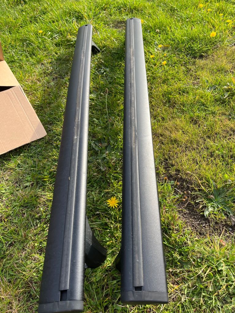 Cruz roof bars 128cm 