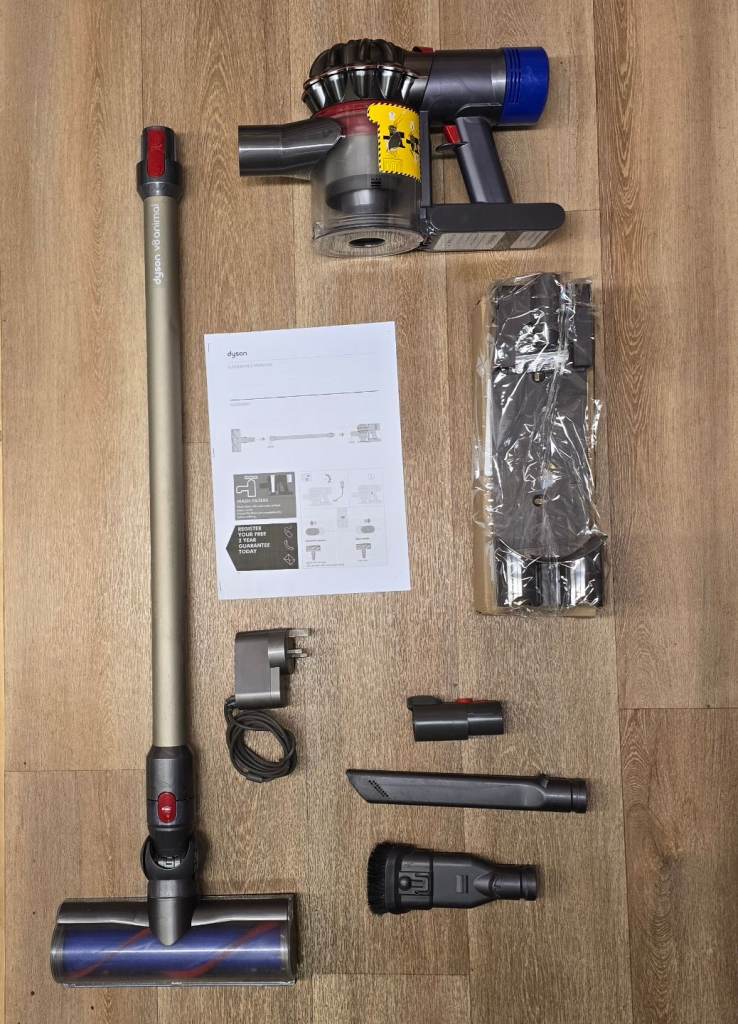 Dyson V8 Animal, New Battery, Great Condition, Fully Cleaned/Serviced, New Dock Station, Charger