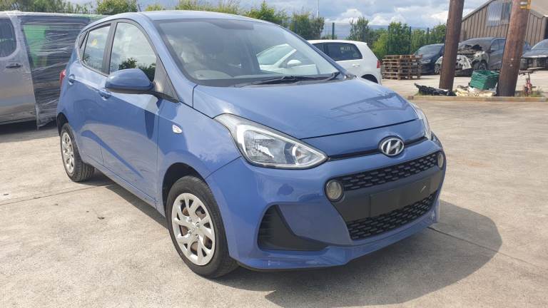 **For breaking** Hyundai i10 SE, 1.0 petrol 5 speed (2017).