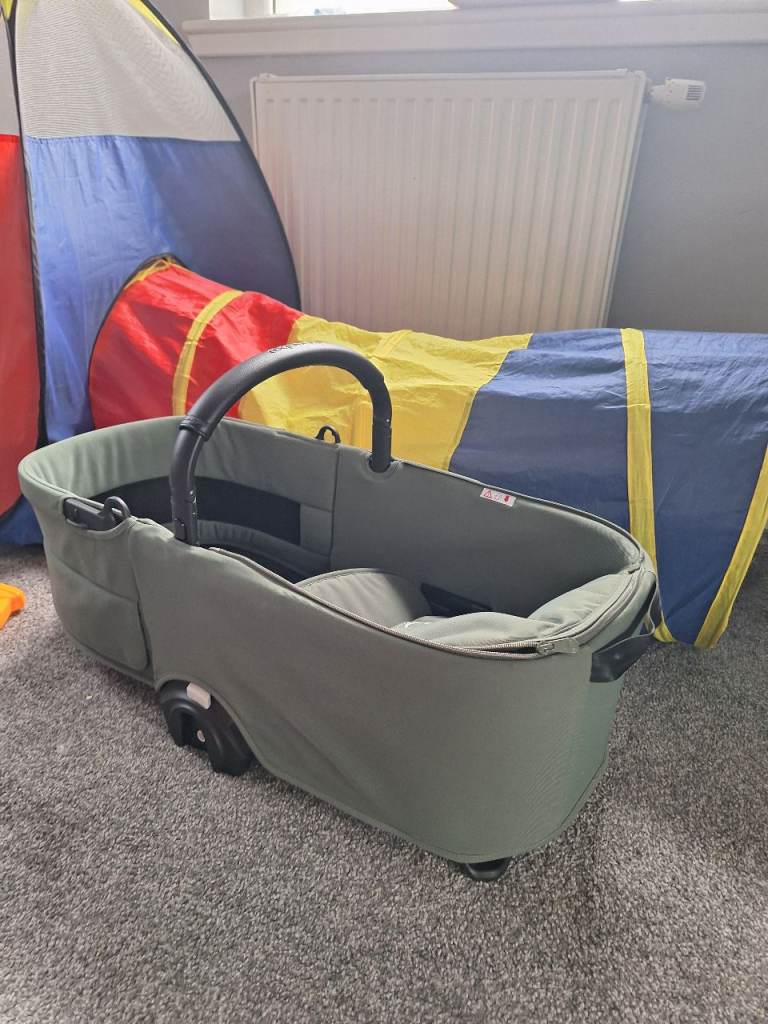 Bugaboo Bassinet/Carrycot - Good Condition