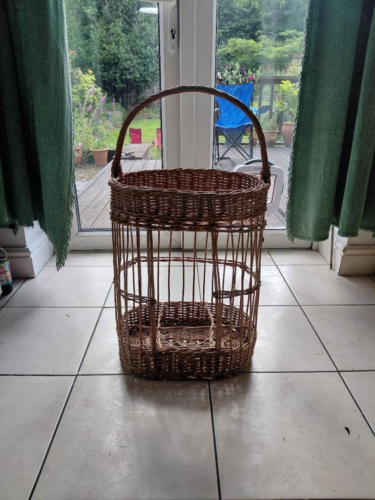 Wicker Basket with Handle – Good Condition
