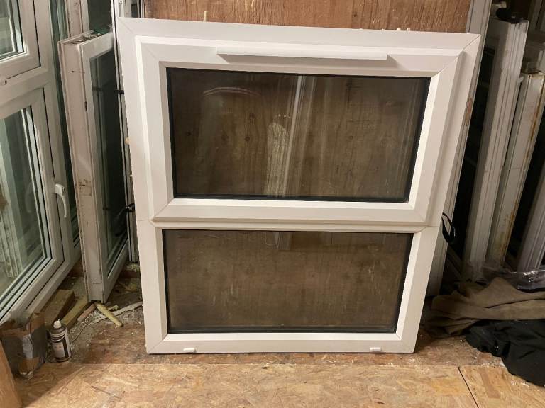 H 110  x W 97 cm - VERY NICE UPVC DOUBLE GLAZED WINDOW - CLEAR GLASS - (REF: SJ522)