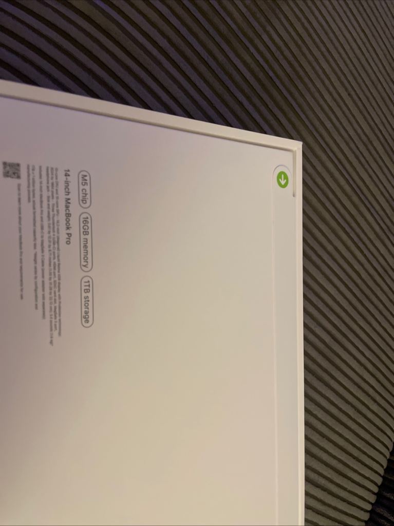 Apple MacBook 2025 M5 chip 16GB memory 1TB storage 