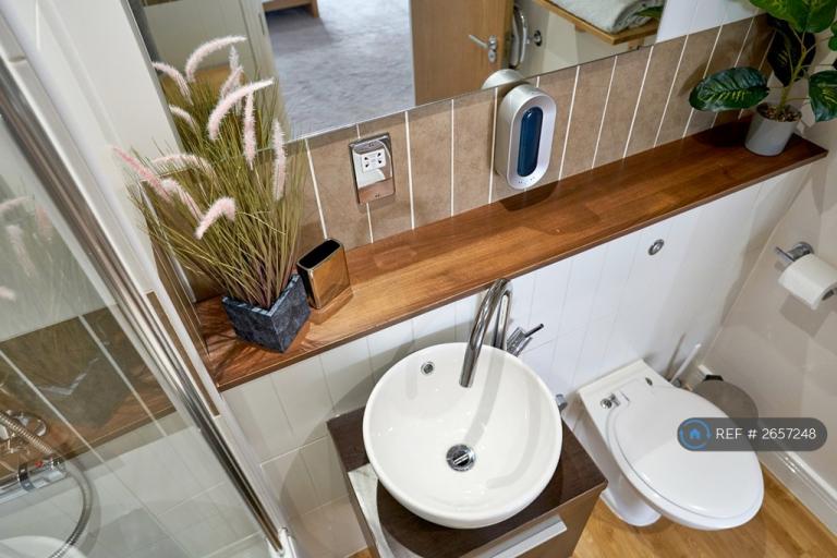 2 bedroom flat in Upper Marshall Street, Birmingham, B1 (2 bed) (#2657248)