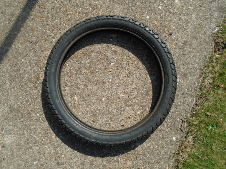 Tyres for Honda C70 / C90 or Yamaha Townmate