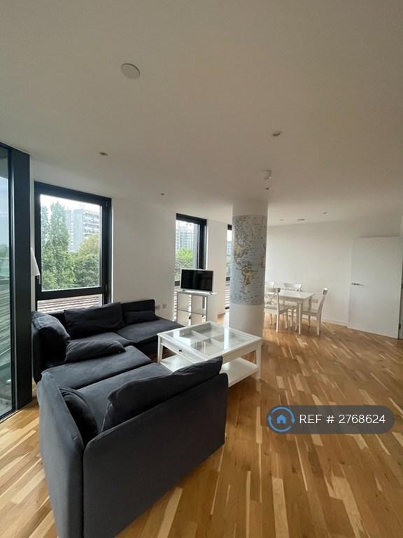 2 bedroom flat in Black Prince Road, London, SE1 (2 bed) (#2768624)