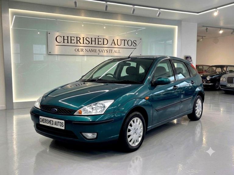 Ford Focus 1.8 GHIA* GENUINE 17,000 MILES * FULL FORD S/HISTORY* INCREDIBLE*17K
