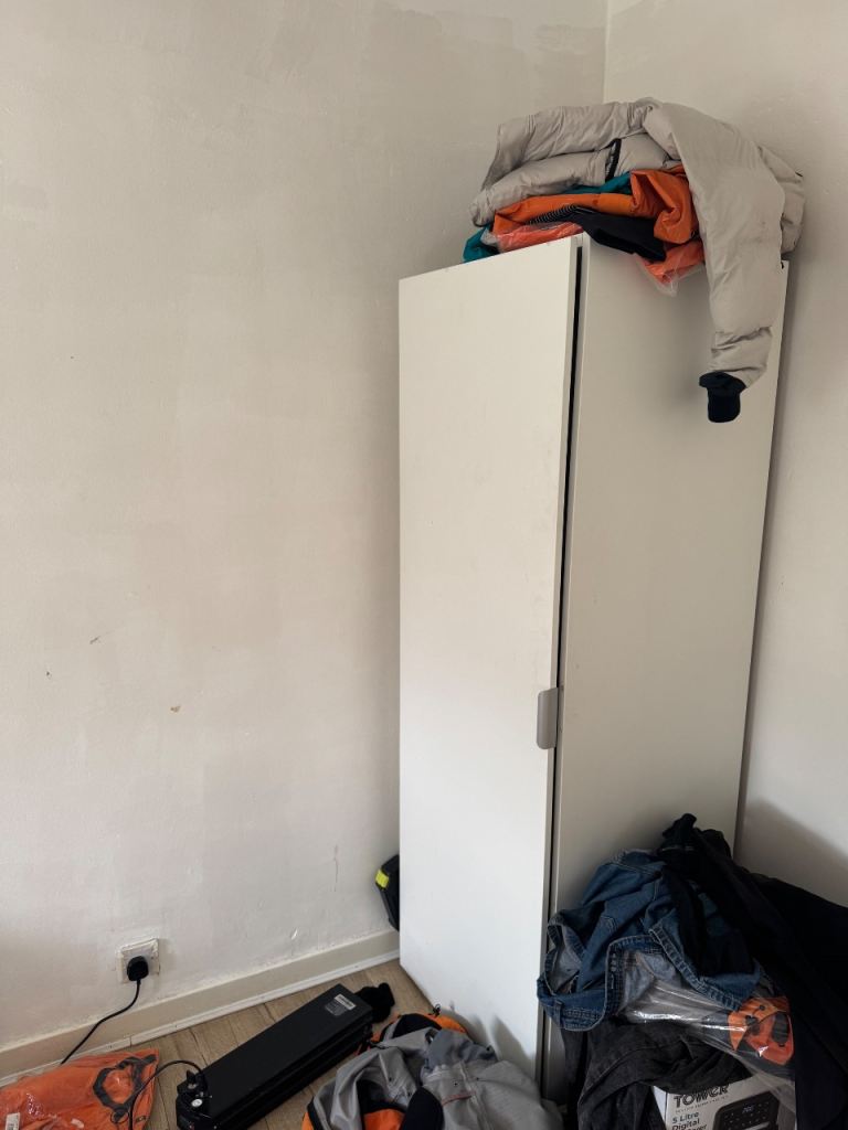 Room available in 2 bhk flat 