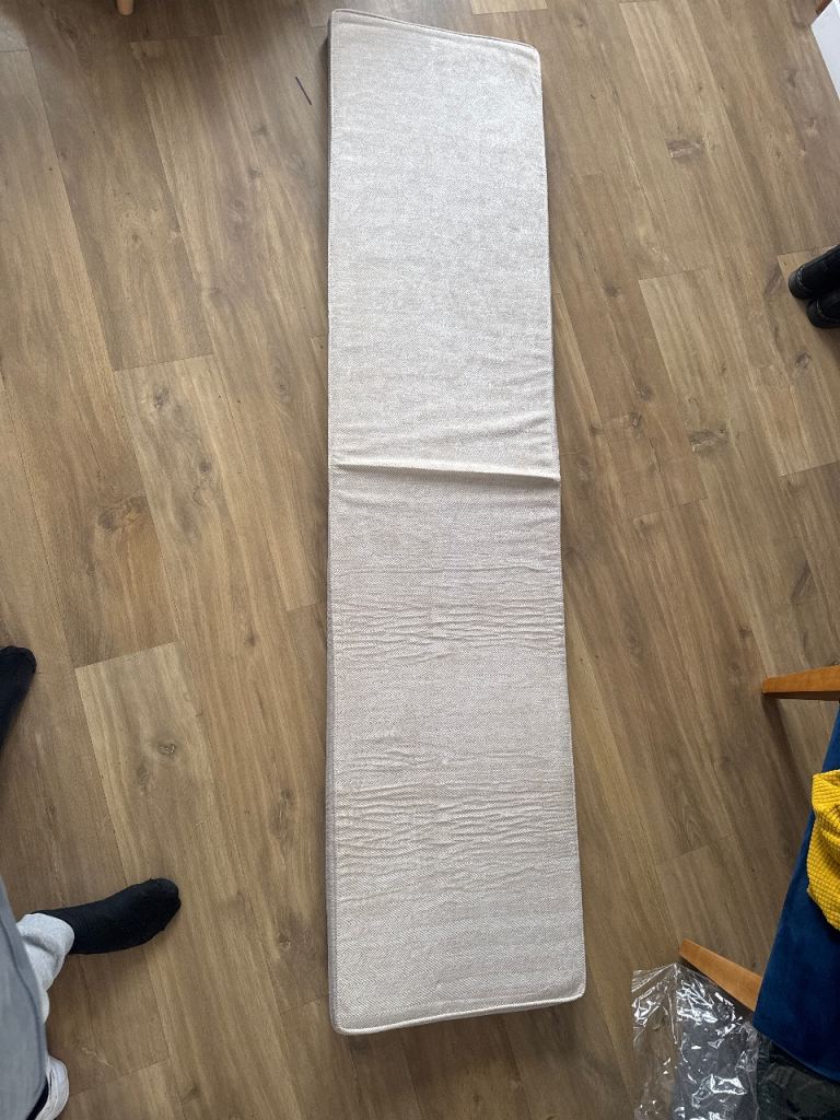 Bench or window sitting cushion with 2 pillow cases 