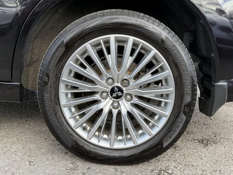 MITSUBISHI OUTLANDER 2.4 h TwinMotor 13.8kWh 4h 2018