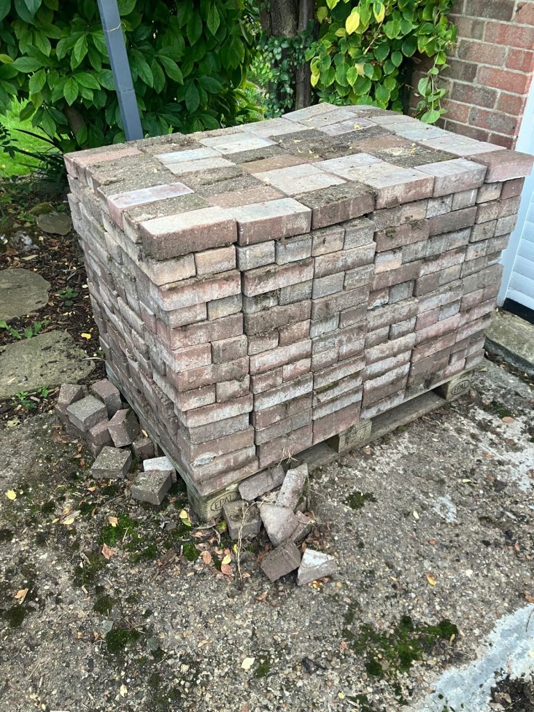 Block paving circa 600 blocks! £200