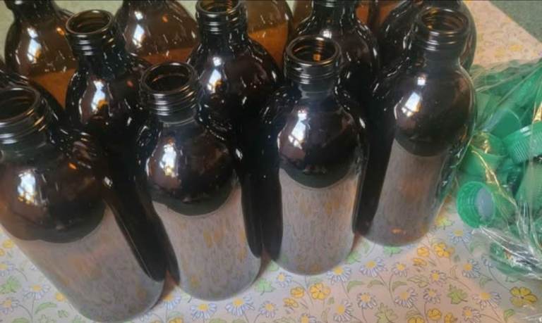 100 amber 330ml glass bottles with tamper proof lids