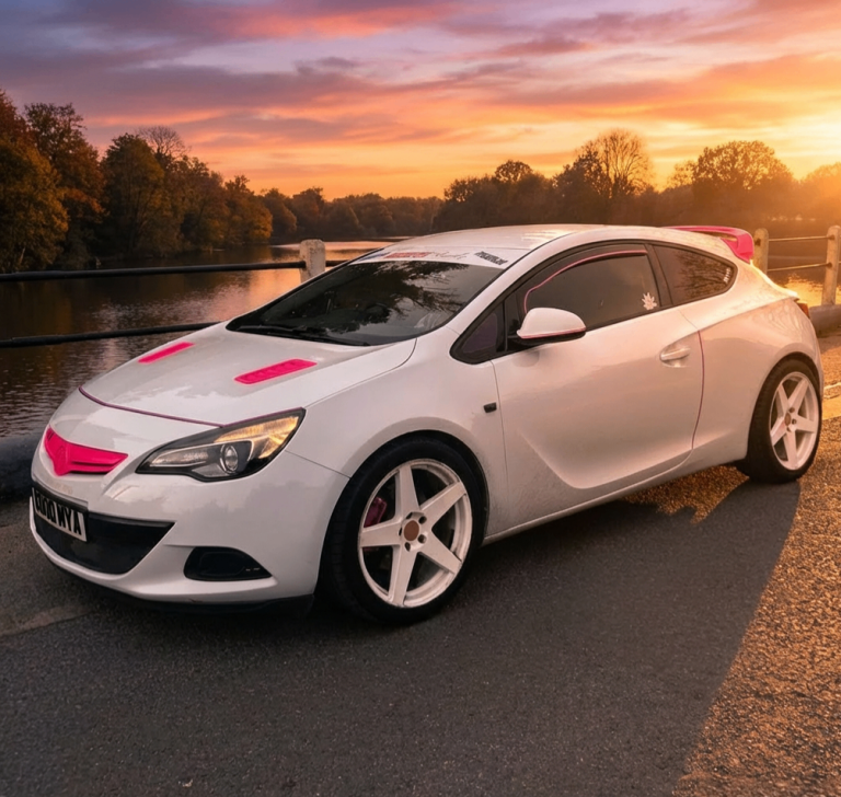 Vauxhall, ASTRA GTC, Hatchback, 2014, Manual, 1364 (cc), 3 doors