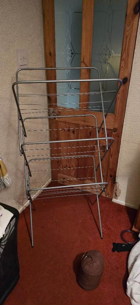 Clothes airer good condition no longer needed it £7 cash collect rushall ws41lb 