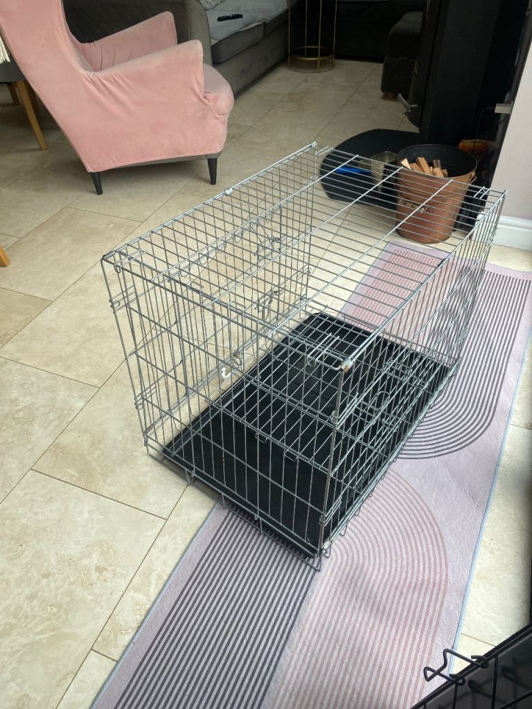 Small dog crate 30 x 21 inch 