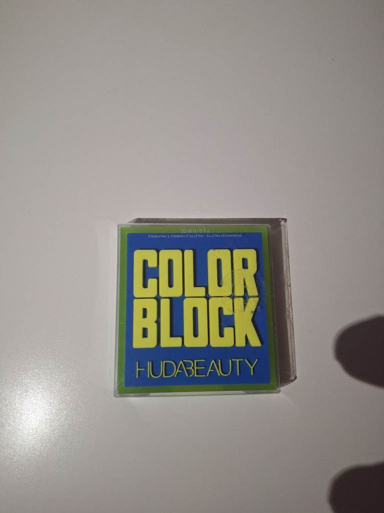 Huda Beauty Color Block Obsessions Palette in the Blue & Green color combination.