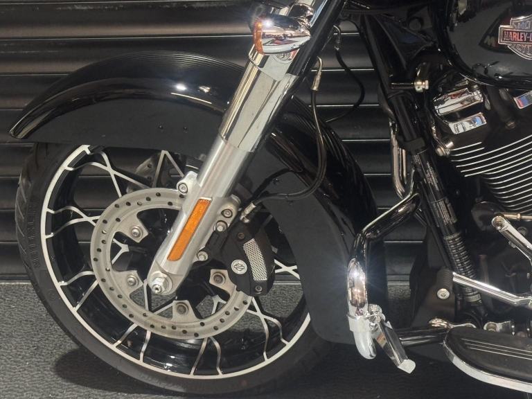 HARLEY-DAVIDSON TOURING FLHXS Streetglide Special Stage 1  Extras