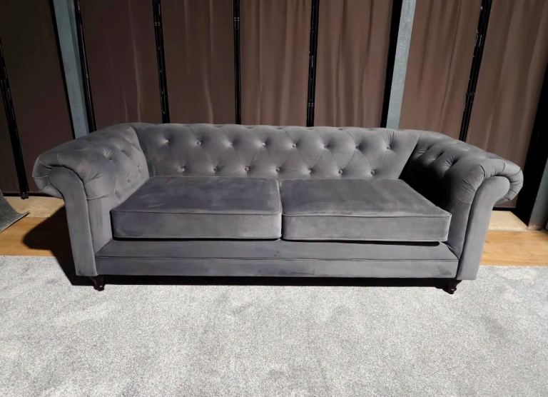 3 seater Chesterfield couch