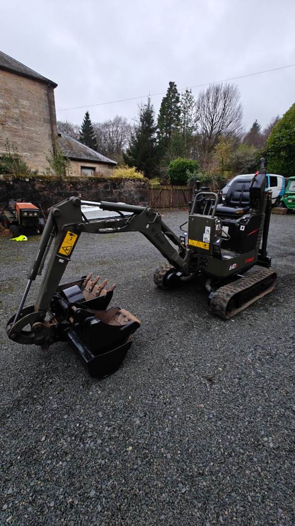 Mini digger - bobcat e10z - 2016 - 1204hrs