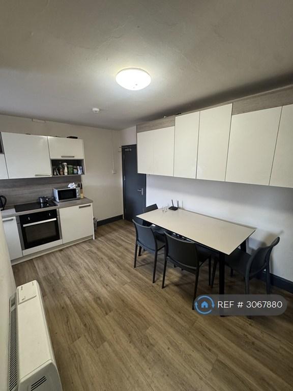 3 bedroom flat in York, York, YO1 (3 bed) (#3067880)