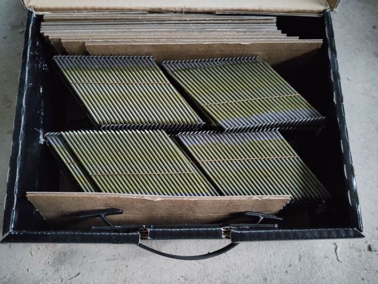 DeWalt first fix nail gun nails 50mm/75mm