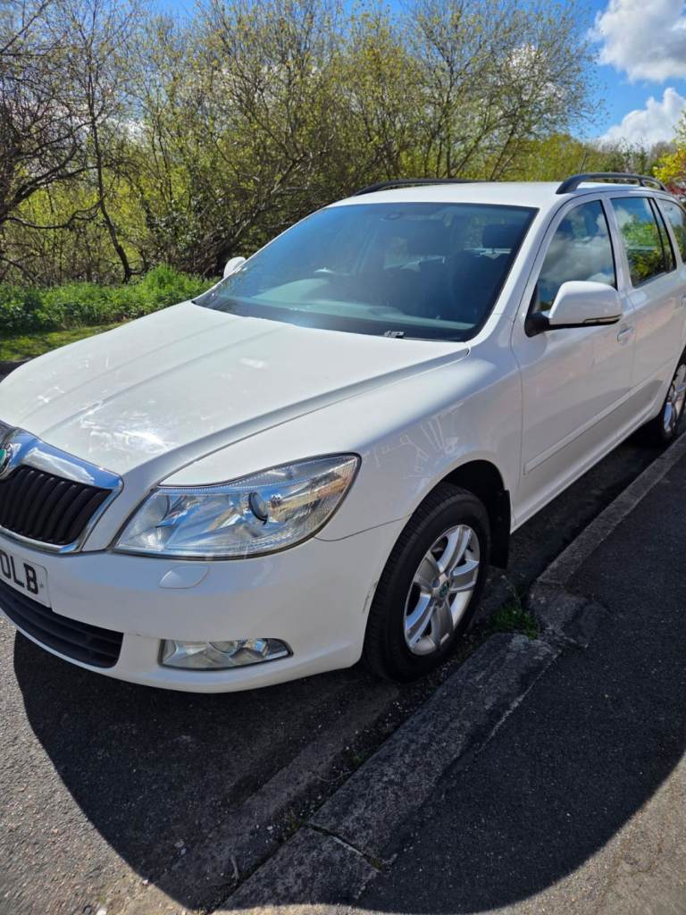 Skoda, OCTAVIA, Estate, 2012, Manual, 1598 (cc), 5 doors