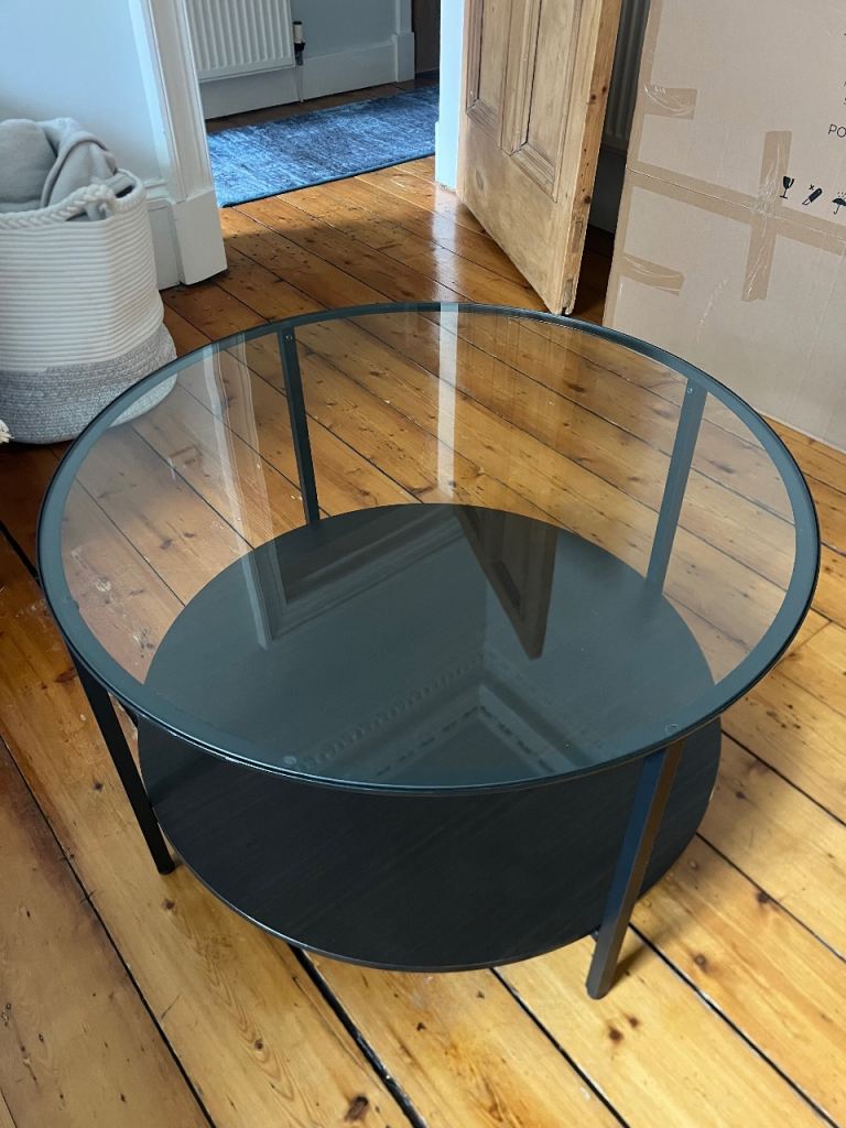 Glass round coffee table 