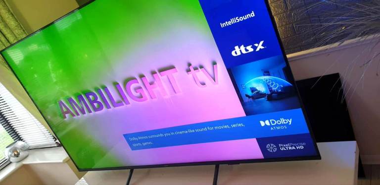 PHILIPS 65PUS8500/12 65" QLED 4K  HDR10+ TITAN SMART TV – with 3 sided Ambilight