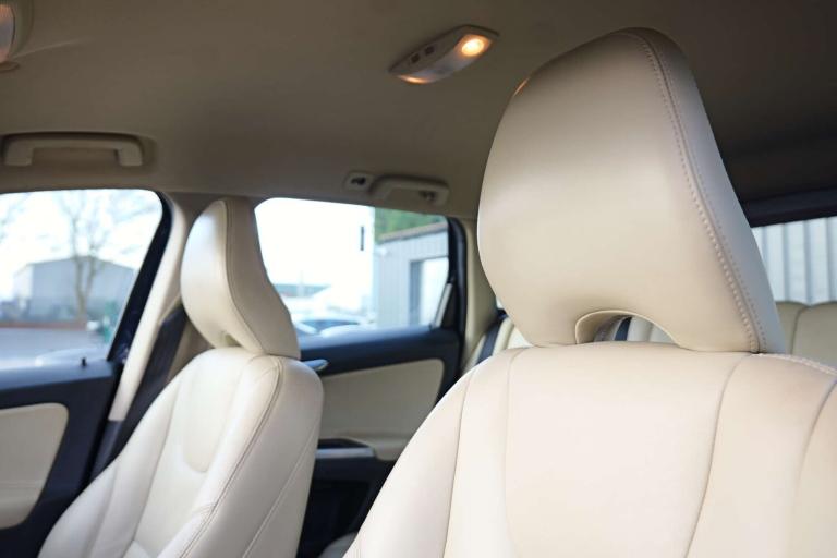 2016 Volvo XC60 2.4 XC60 SE Luxury Nav D5 AWD 4WD 5dr SUV Diesel Manual