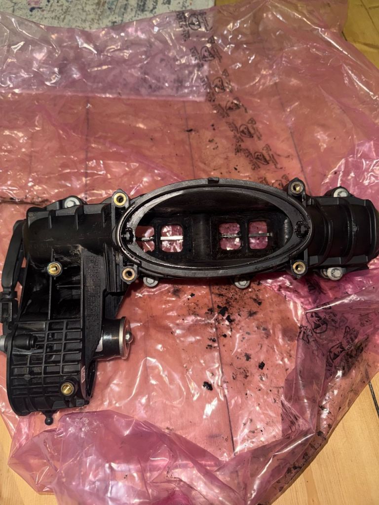 Mercedes-Benz Genuine Inlet Manifold With Motor OM651 Diesel 2.1d