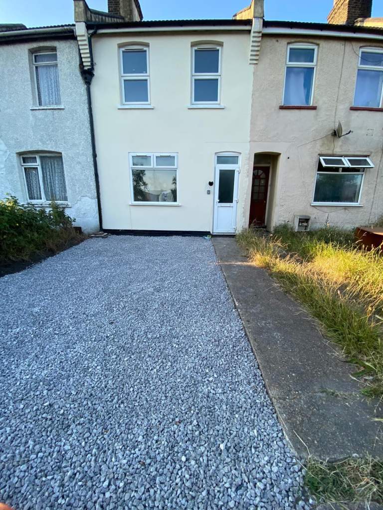 3 bedroom hmo compliant house to let in Rainham 