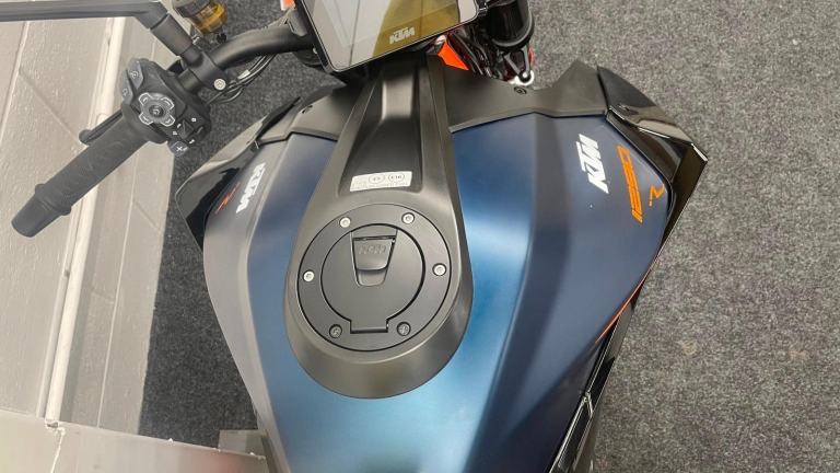 KTM 1290 SUPERDUKE R ** ONE OWNER - TAIL TIDY - JUNE 26 MOT **