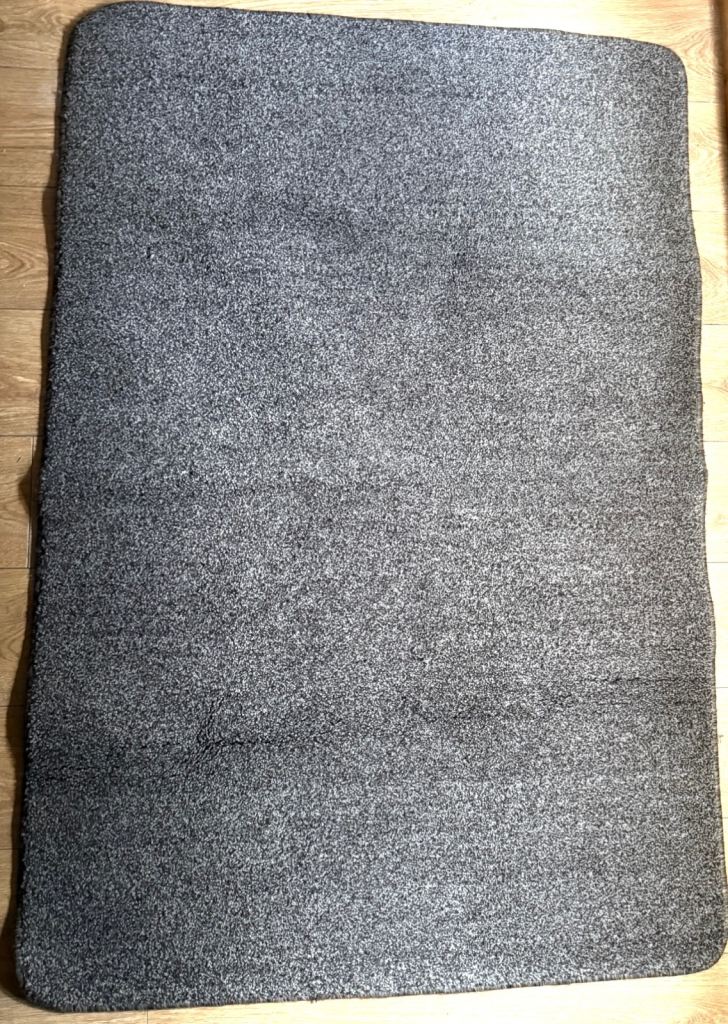 Brown rug, 100cm x 150cm, good condition, soft pile, hessian backed