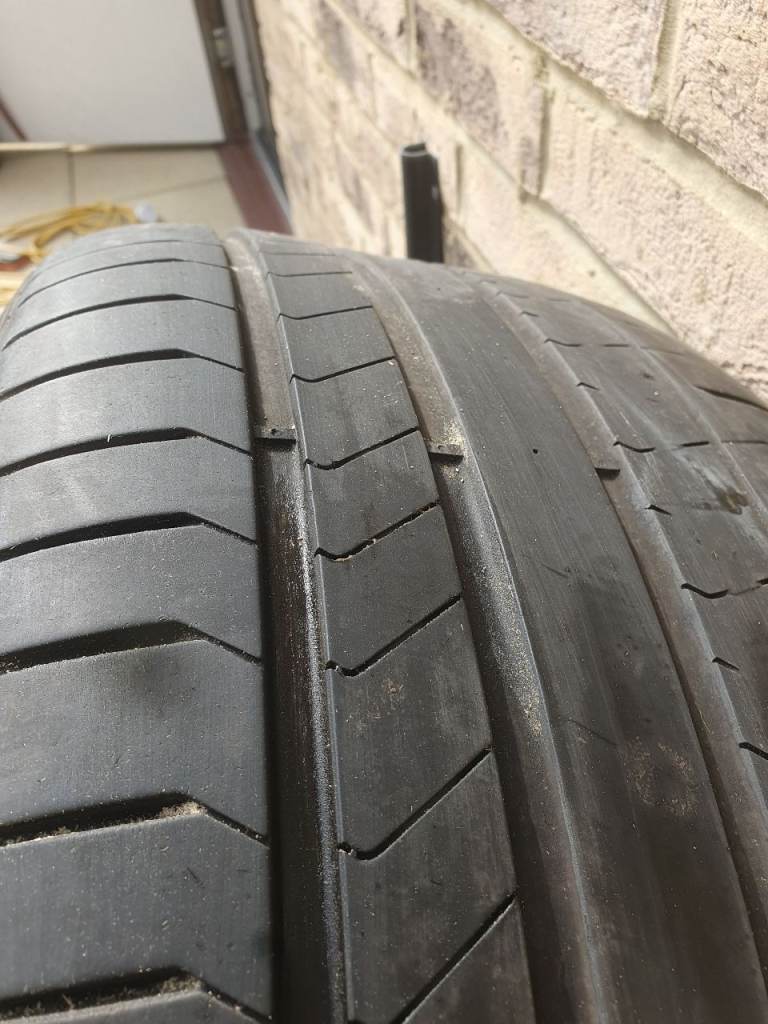 225/40 R20 Pirelli Tyre