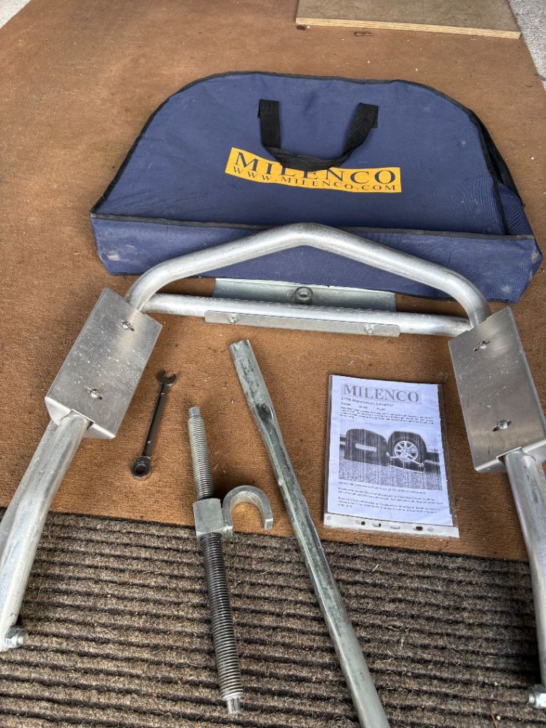 Milenco Caravan Leveller