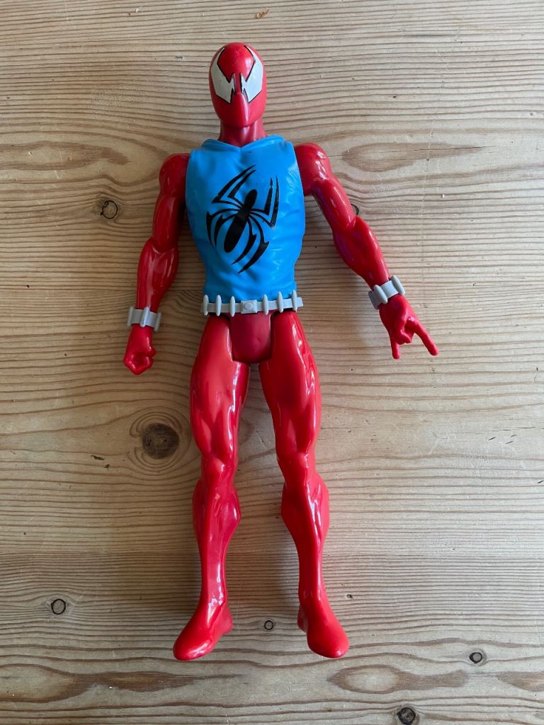 Marvel: Spider-Man Titan Hero 30cm Action Figure Toy - Scarlet Spider