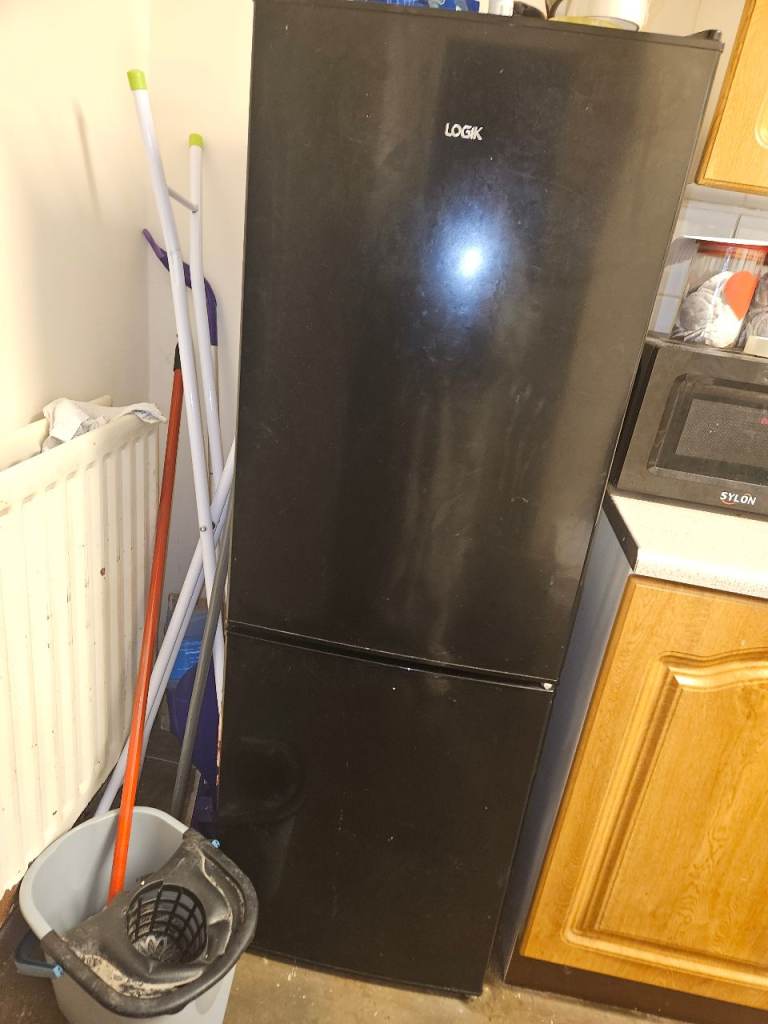 Fridge freezer 