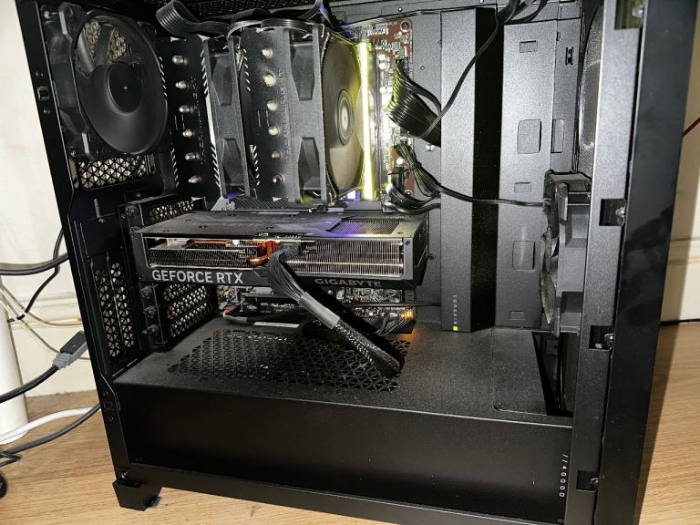 High-End Gaming PC – RTX 4070 Ti / i5-13600K / 32GB DDR5 / 3TB NVMe – Excellent Condition