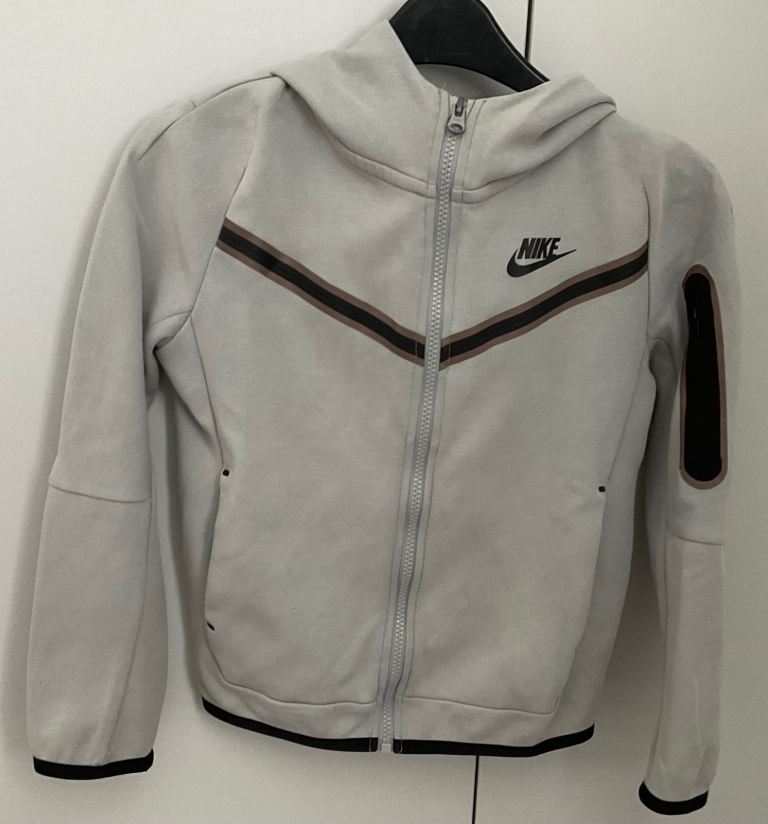 Boys Nike Full Zip Front Hoodie Size128-137cms