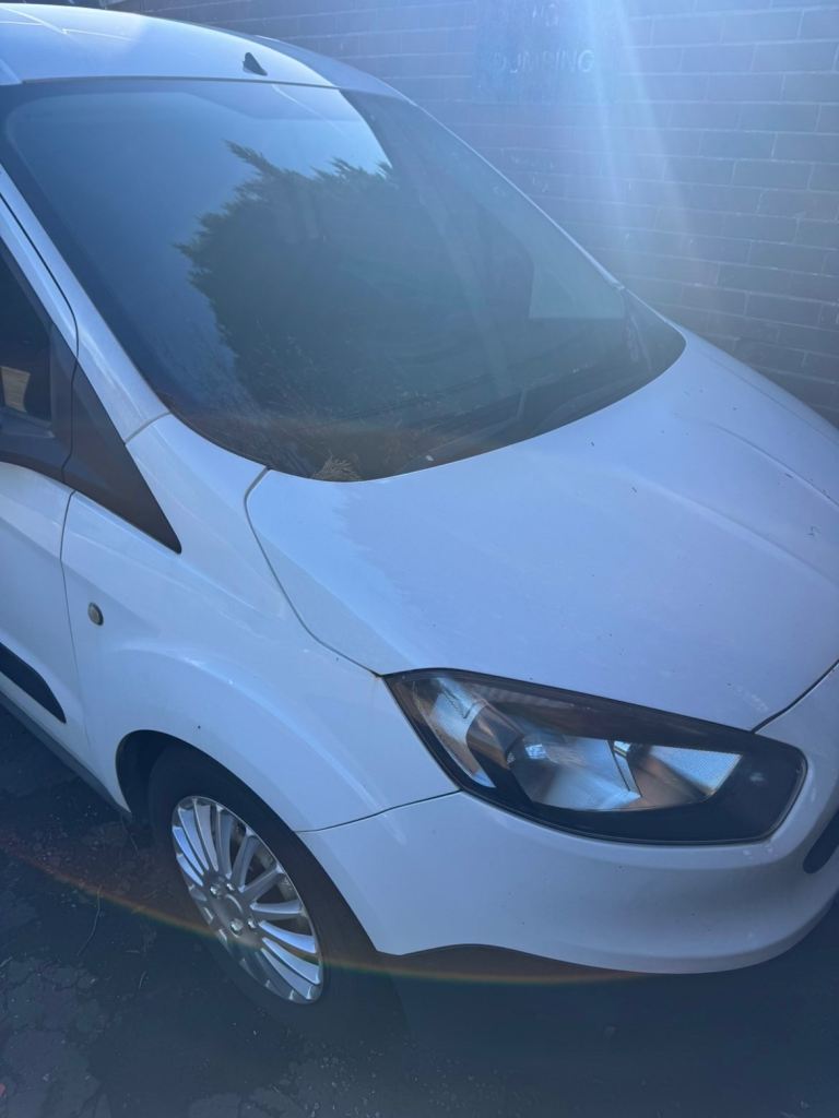 Ford transit courier 