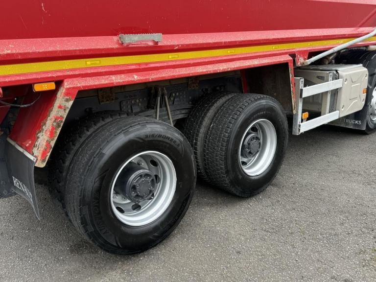 2022 RENAULT K440 8X4 32T TIPPER