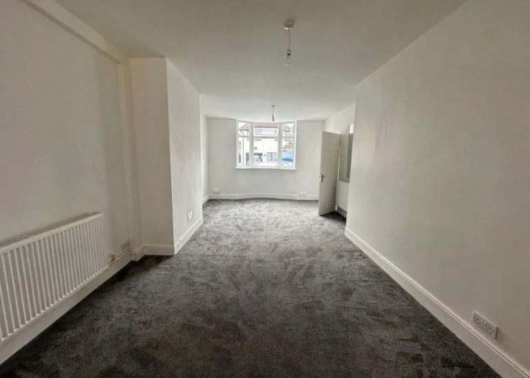 Double and box room for rent 