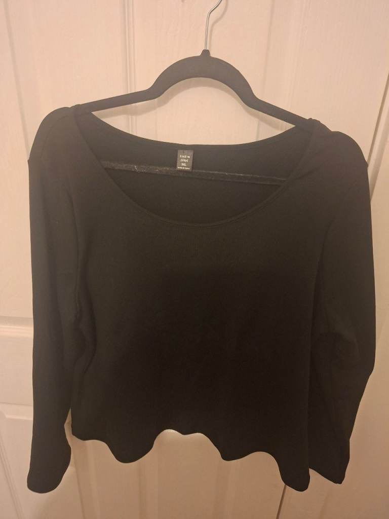 Black Thermal Long-Sleeved Top. Never Worn. Size 3XL (20-22)