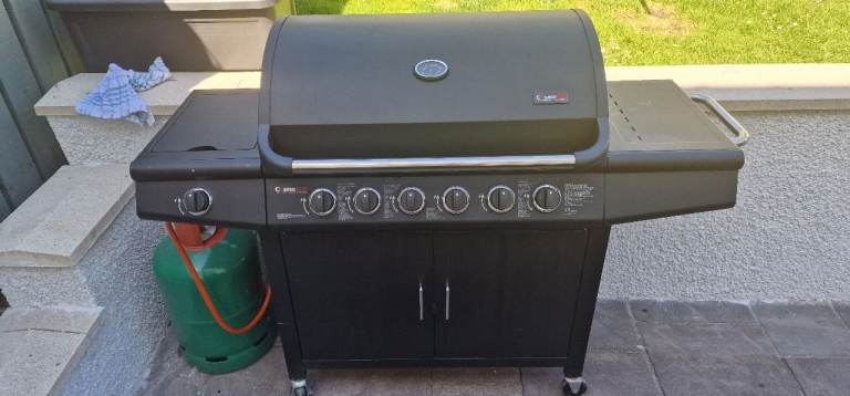 CosmoGrill Gas Barbecue with Side Burner – Excellent Condition