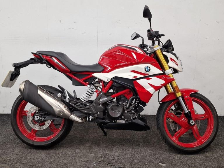 BMW G310R ** 2 OWNERS - 2 KEYS - LOW MILEAGE **