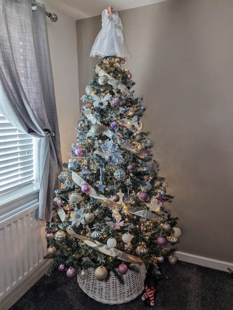 7ft Christmas tree with 1000 warm white lights 