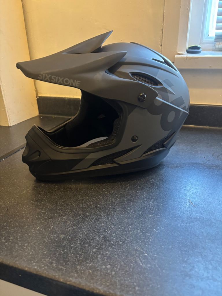 Kids sixsix1 motorbike helmet 