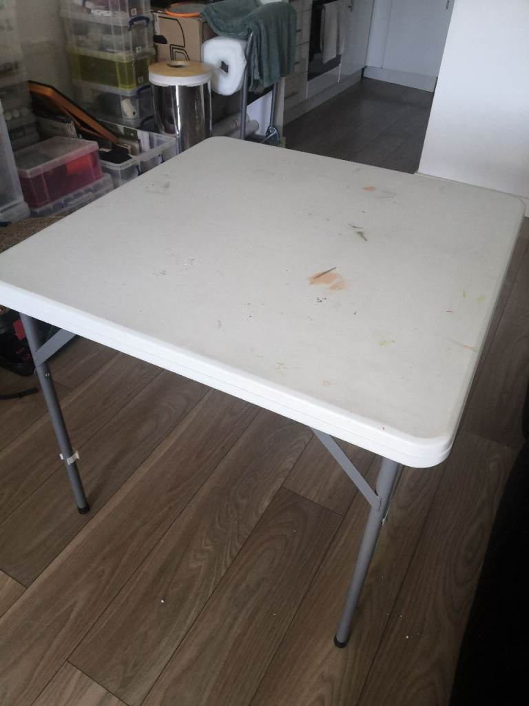 White foldable table, high-density plastic, 34in/86cm square. Arts & crafts, painting, sewing etc..
