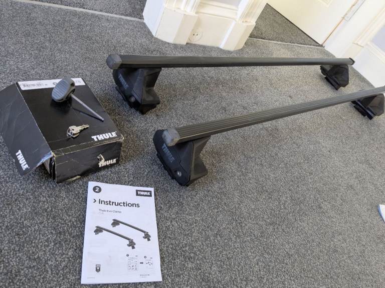 Thule Roof Bars and Fitting Kit – Good Condition